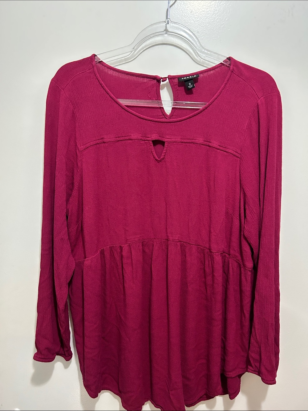 Torrid Women’s Keyhole Peplum Long-Sleeve Top - Magenta